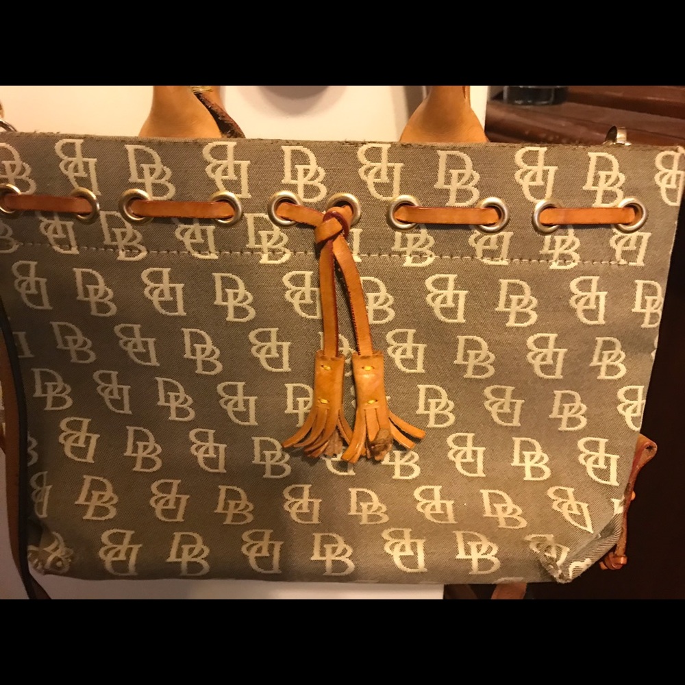 Dooney & Bourke - Picture 2 of 7